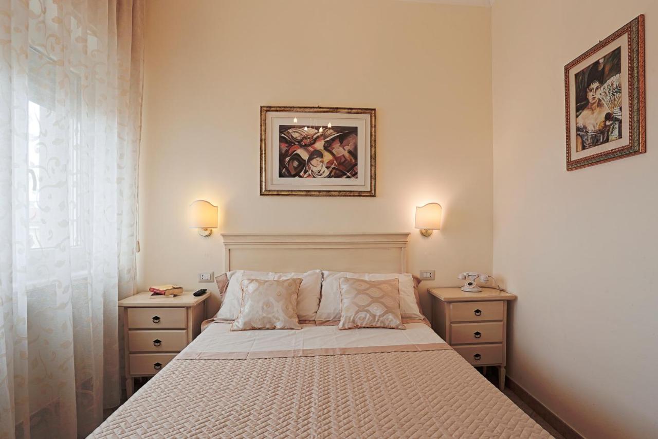Il Castello Guest House Сассарі Екстер'єр фото
