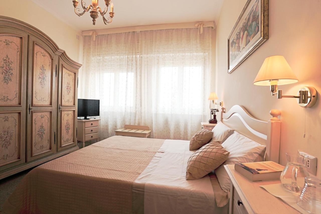 Il Castello Guest House Сассарі Екстер'єр фото