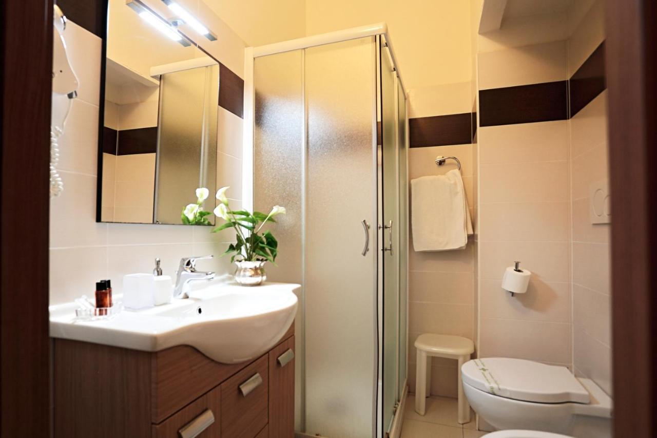 Il Castello Guest House Сассарі Екстер'єр фото