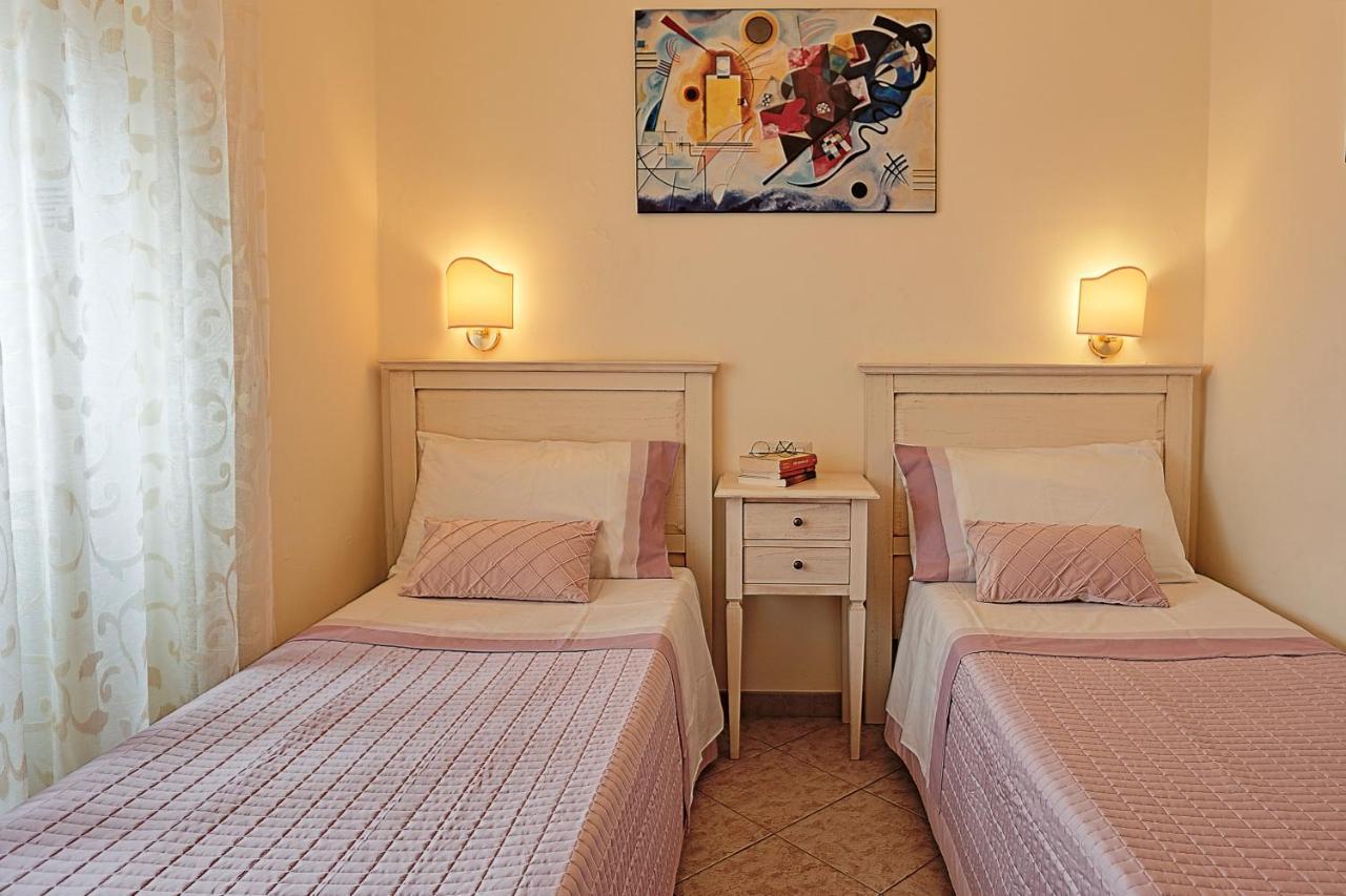Il Castello Guest House Сассарі Екстер'єр фото